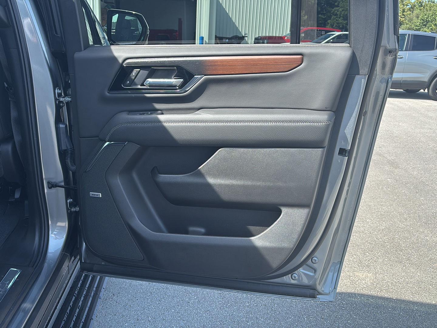 2026 GMC Yukon XL Denali - Photo 23