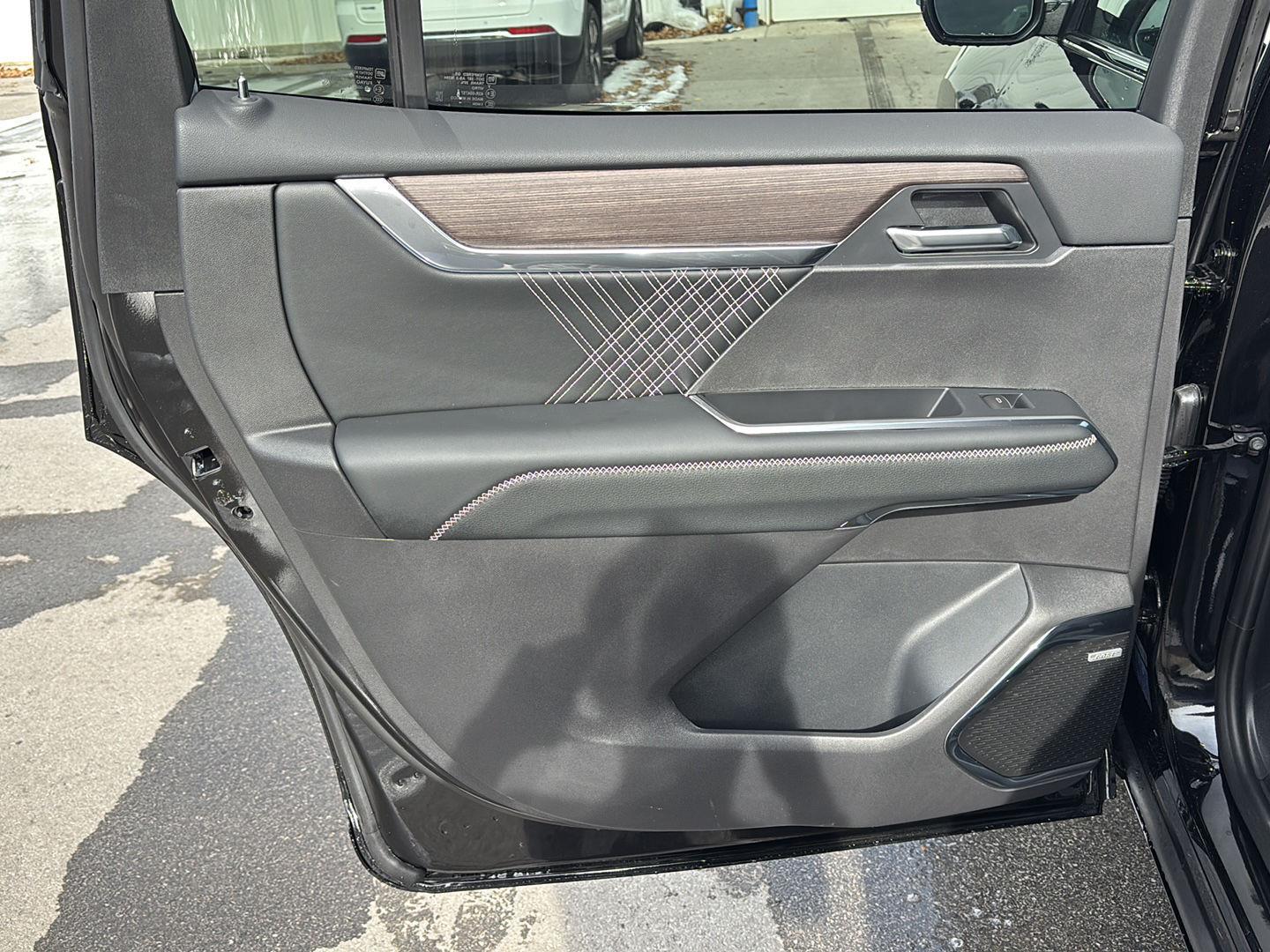 2026 GMC Acadia Denali - Photo 17