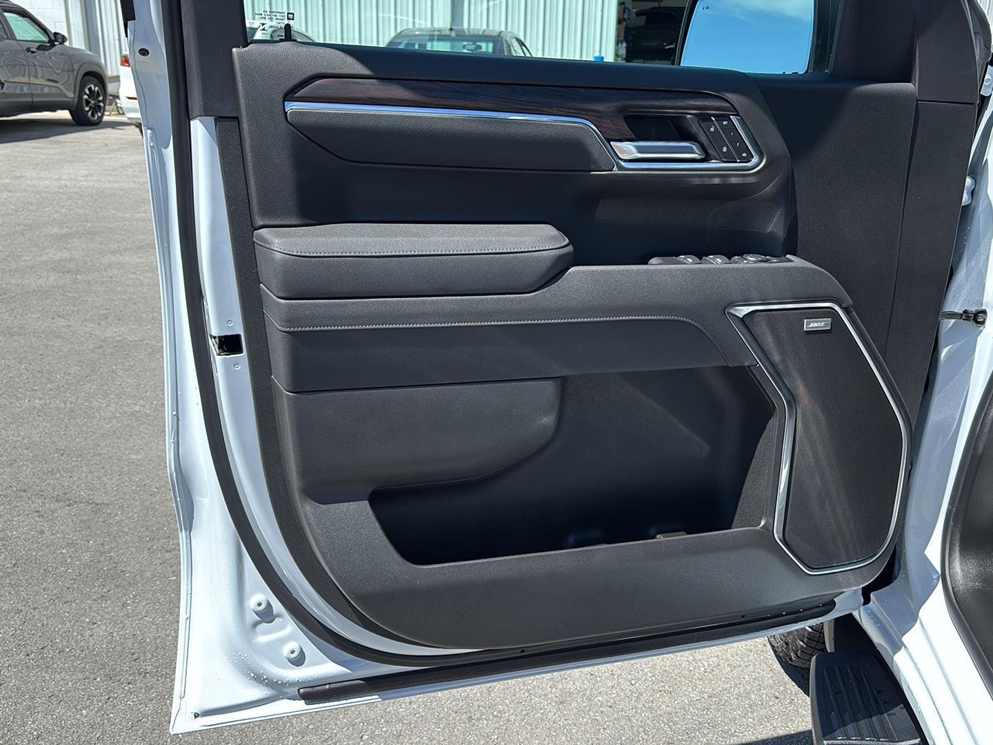 2026 GMC Sierra 1500 SLT - Photo 16