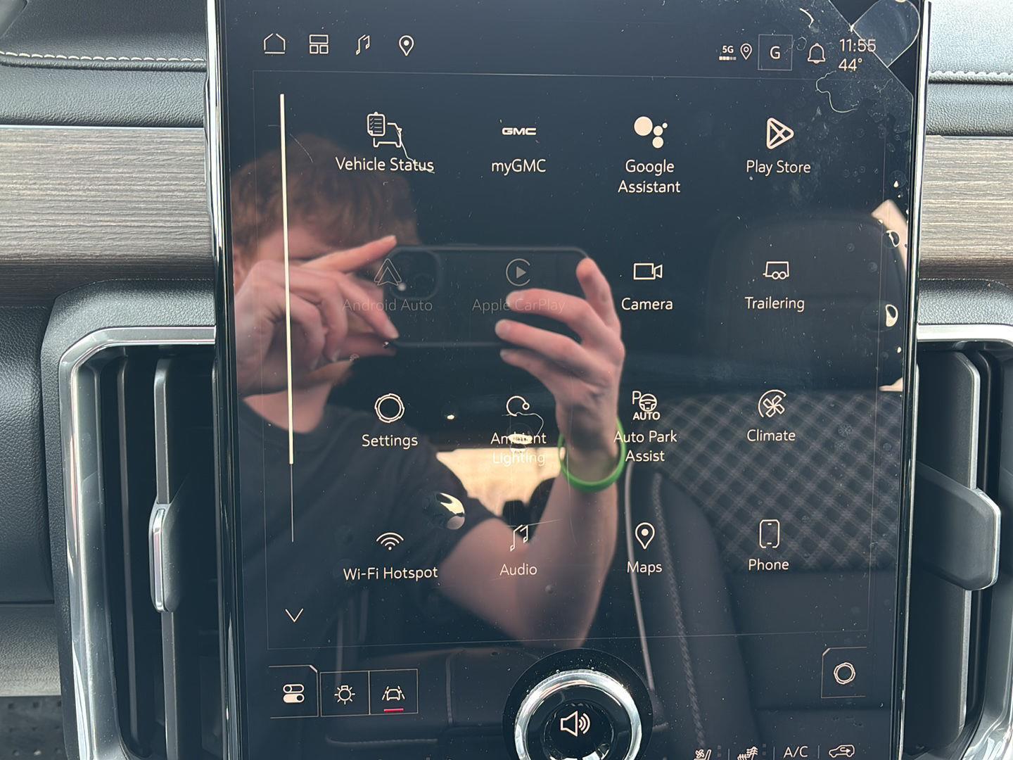 2026 GMC Acadia Denali - Photo 29