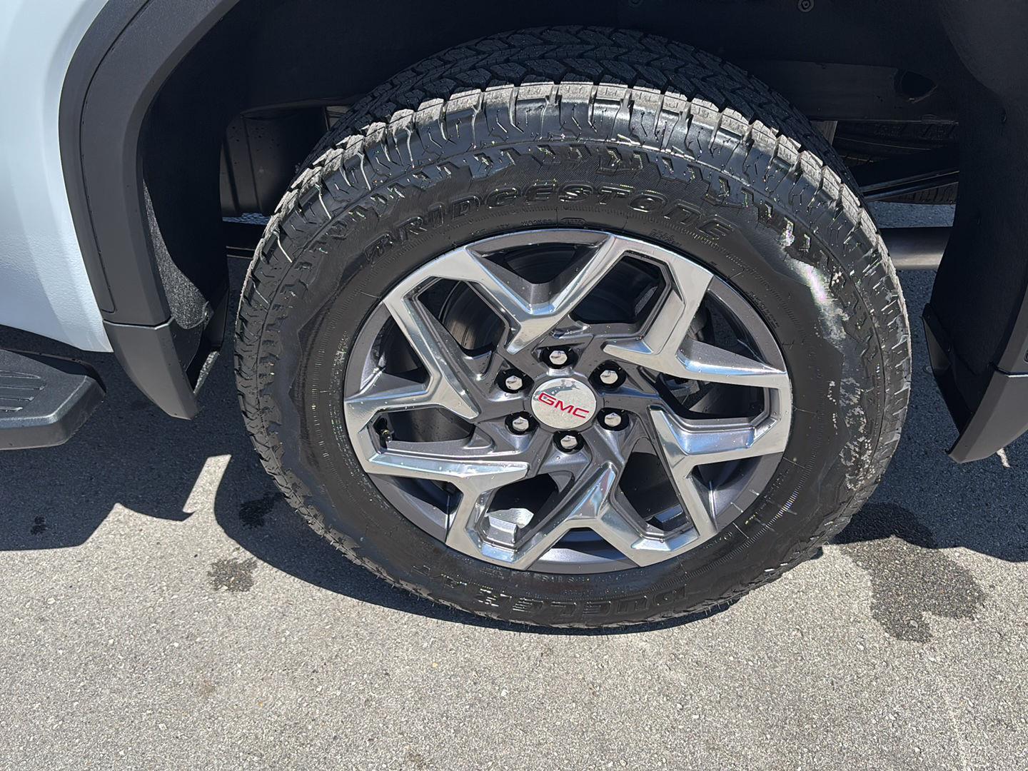 2026 GMC Sierra 1500 SLT - Photo 13