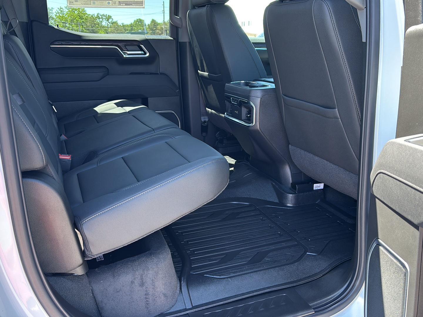2026 GMC Sierra 1500 SLT - Photo 24