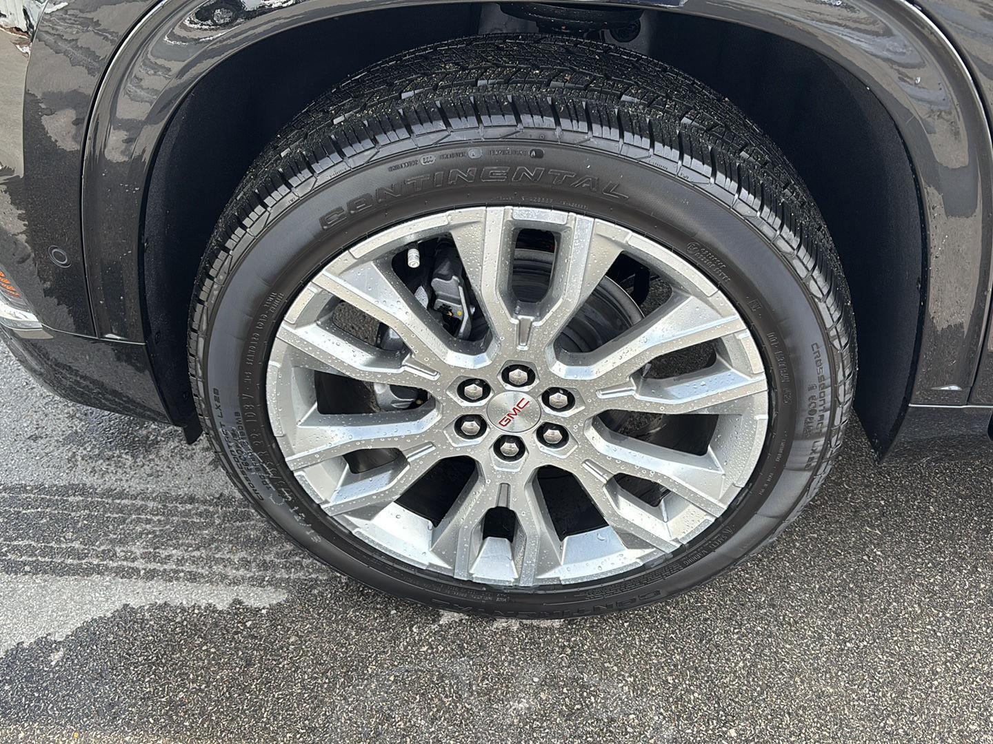 2026 GMC Acadia Denali - Photo 9