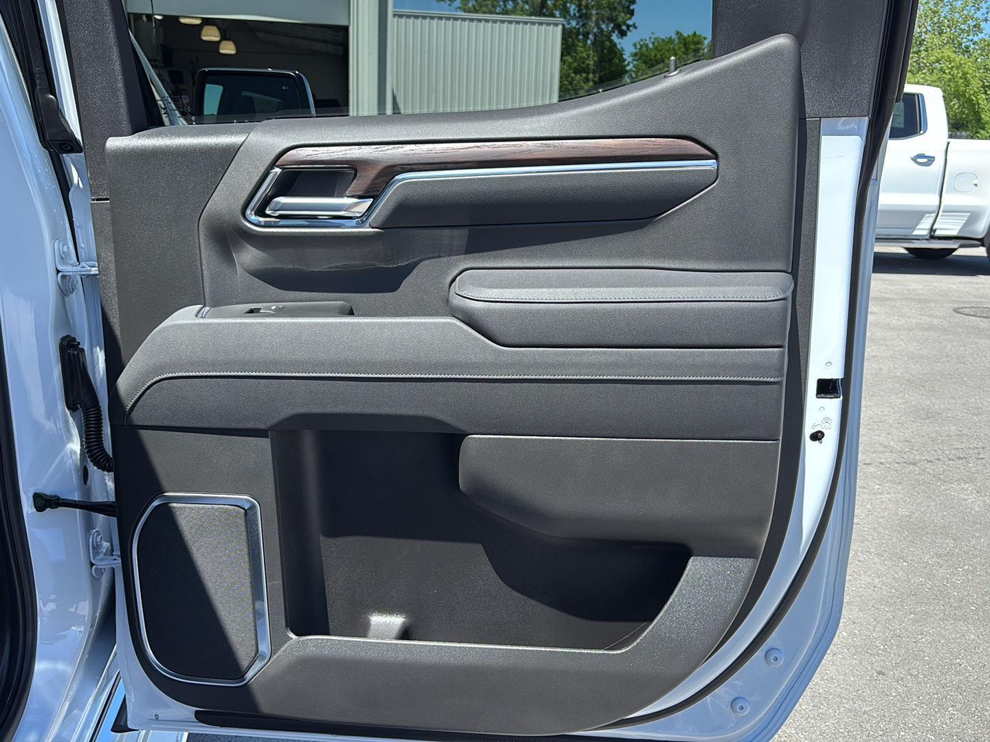 2026 GMC Sierra 1500 SLT - Photo 23