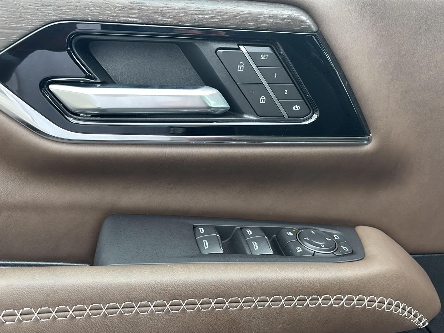 2026 GMC Yukon Denali Ultimate - Photo 17