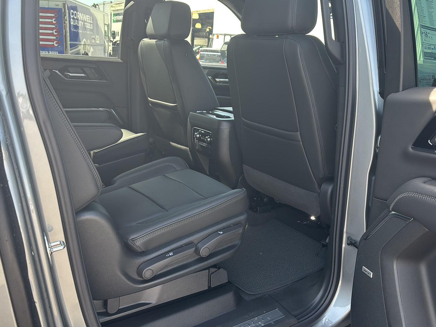 2026 GMC Yukon XL Denali - Photo 24