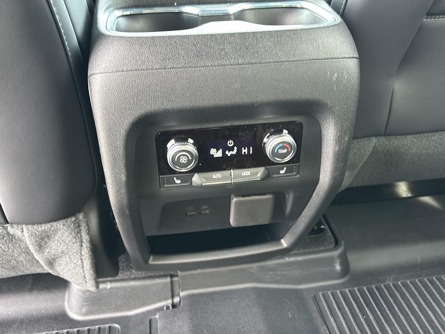 2026 GMC Acadia Denali - Photo 19
