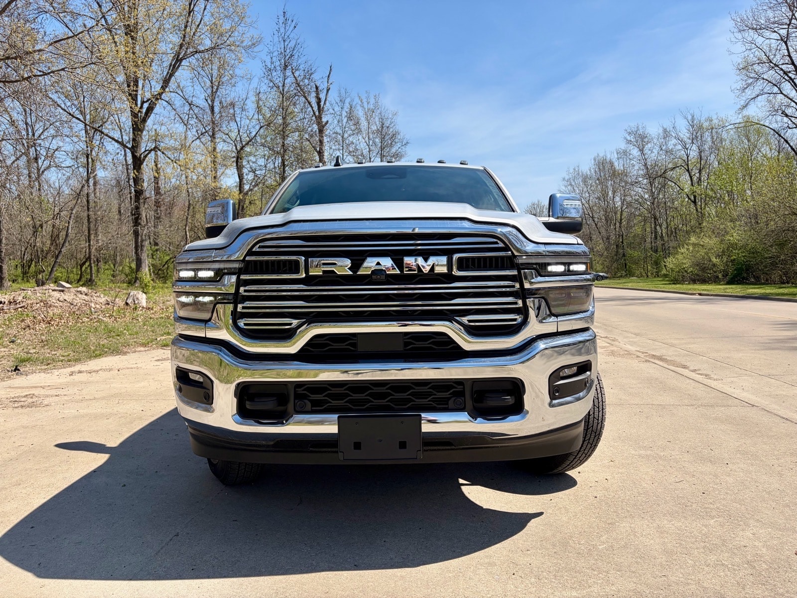 2026 RAM 3500 Laramie - Photo 6