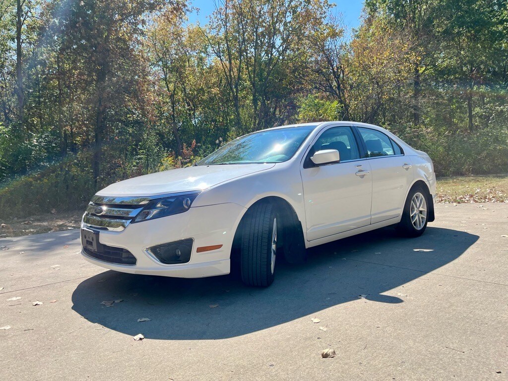 2012 Ford Fusion SEL photo 2