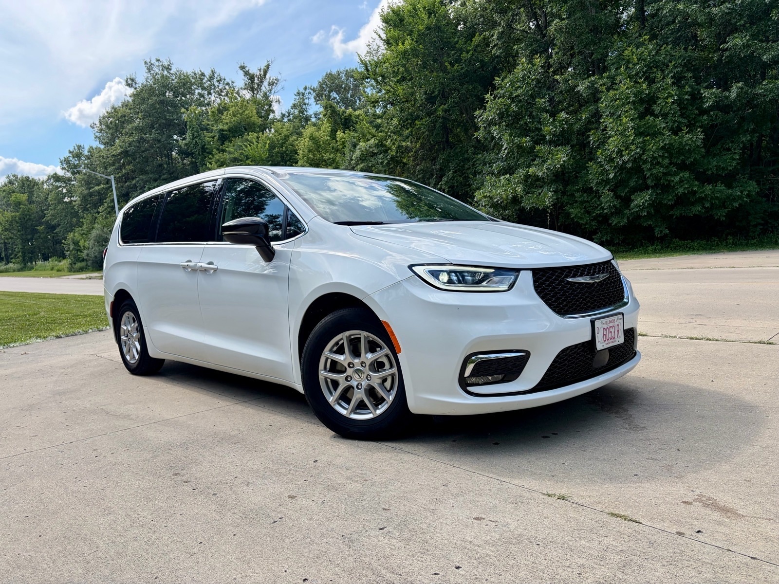 2024 Chrysler Pacifica Touring L Mini-Van 