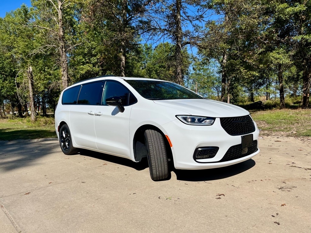 New 2026 Chrysler Pacifica LIMITED Passenger Van