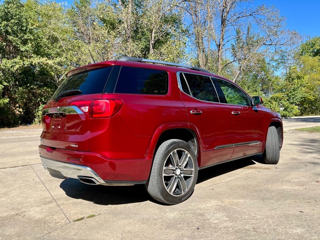 2017 Gmc Acadia Denali photo 4