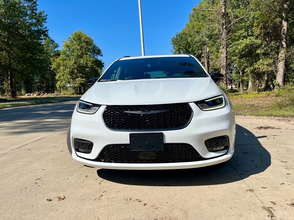 New 2026 Chrysler Pacifica LIMITED Passenger Van