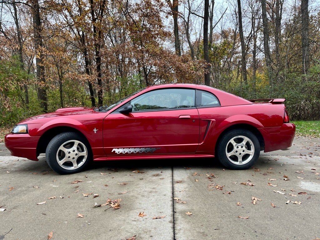 2003 Ford Mustang Base photo 4
