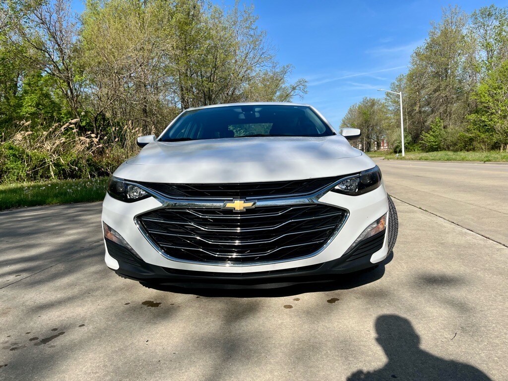 2022 Chevrolet Malibu 1LT photo 3