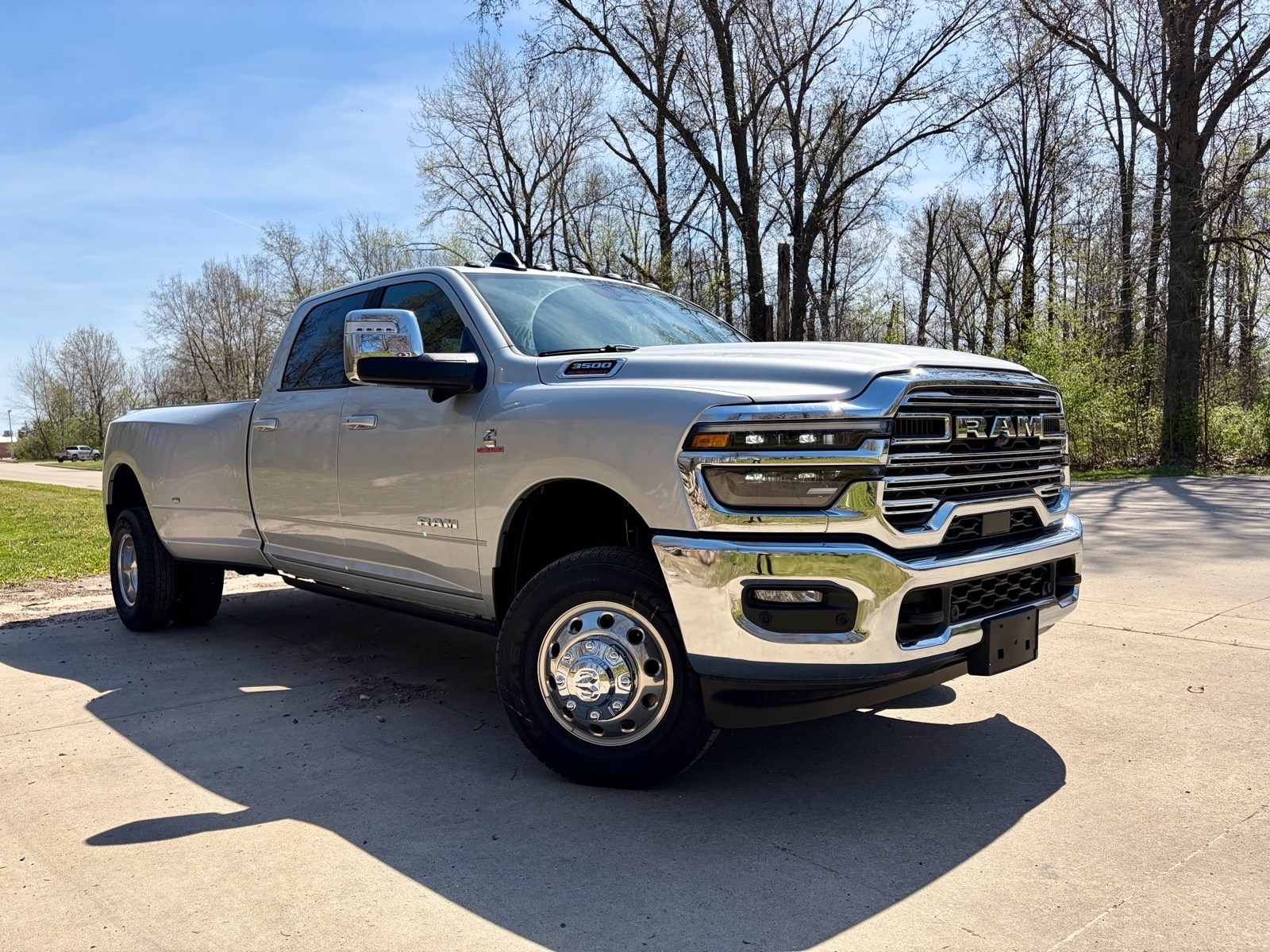 2026 RAM 3500 Laramie 4X4 Crew Cab LWB's photo