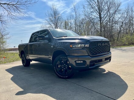 2026 Ram 1500 BIG HORN CREW CAB 4X4 5'7 BOX Pickup