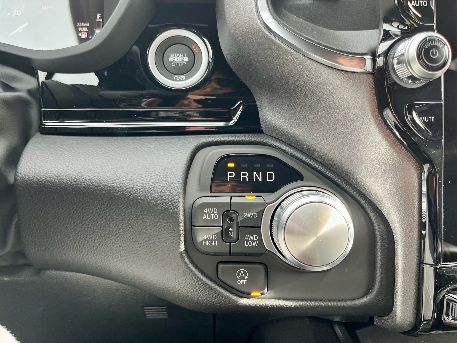2026 RAM 1500 Laramie - Photo 27