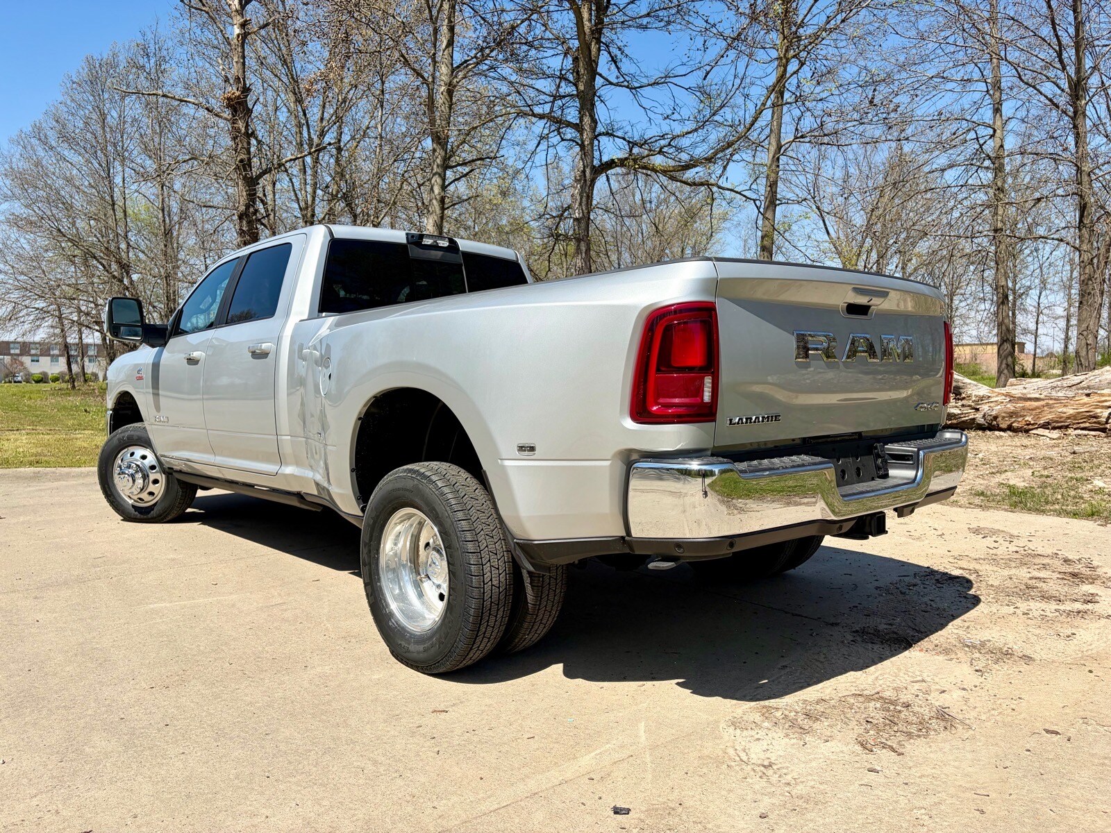 2026 RAM 3500 Laramie - Photo 11