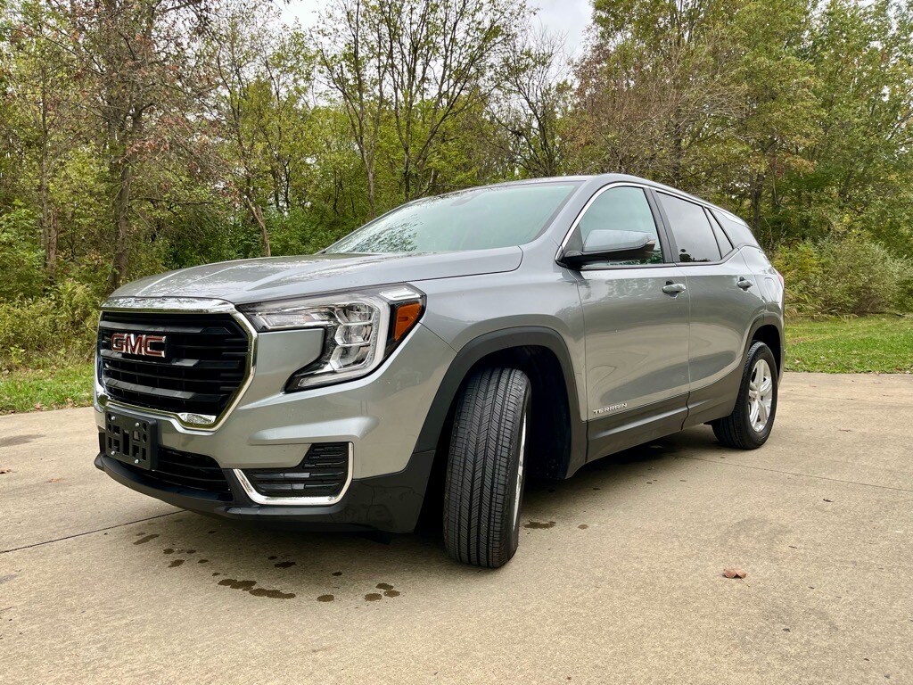 2023 Gmc Terrain SLE photo 2