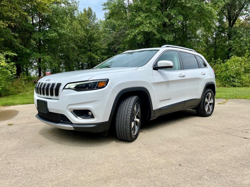 Used 2020 Jeep Cherokee Limited with VIN 1C4PJLDB4LD542692 for sale in Salem, IL