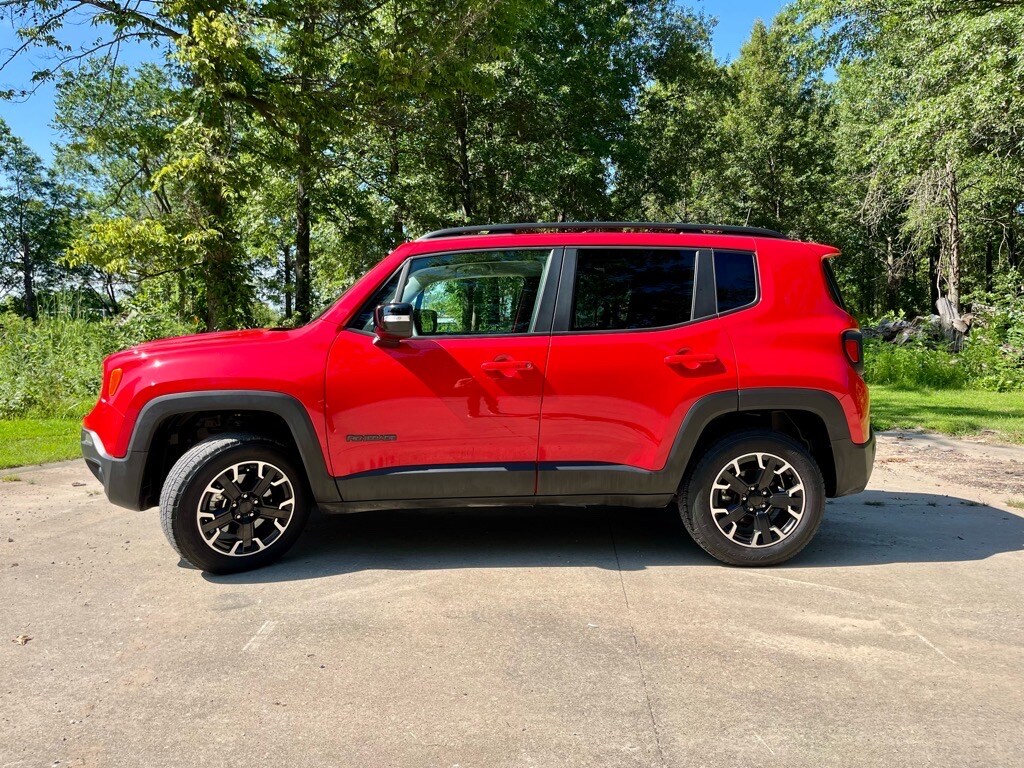 2023 Jeep Renegade Latitude Upland photo 3