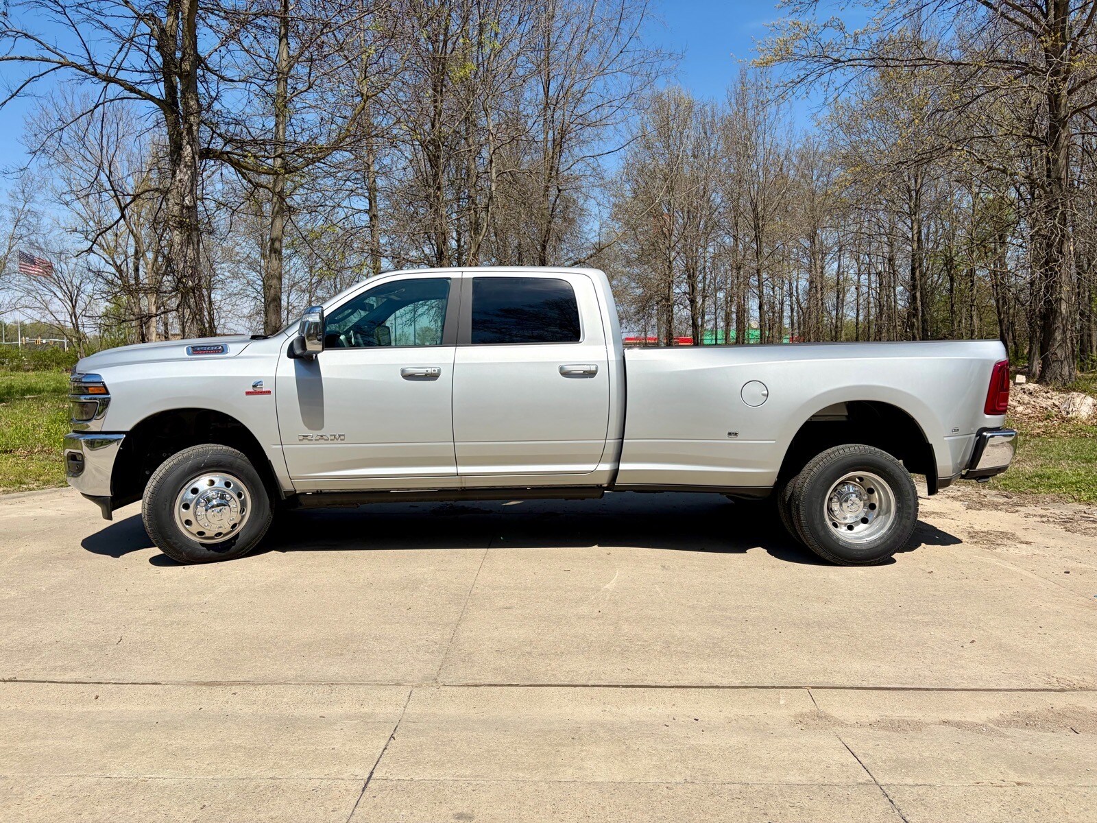 2026 RAM 3500 Laramie - Photo 12