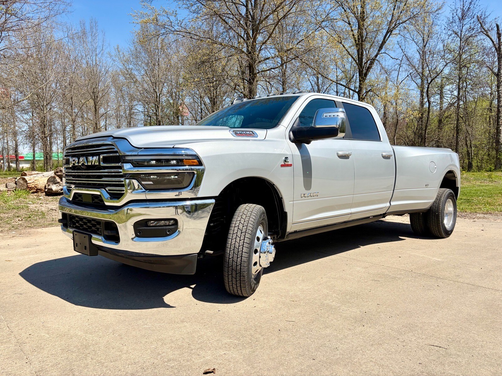 2026 RAM 3500 Laramie - Photo 5