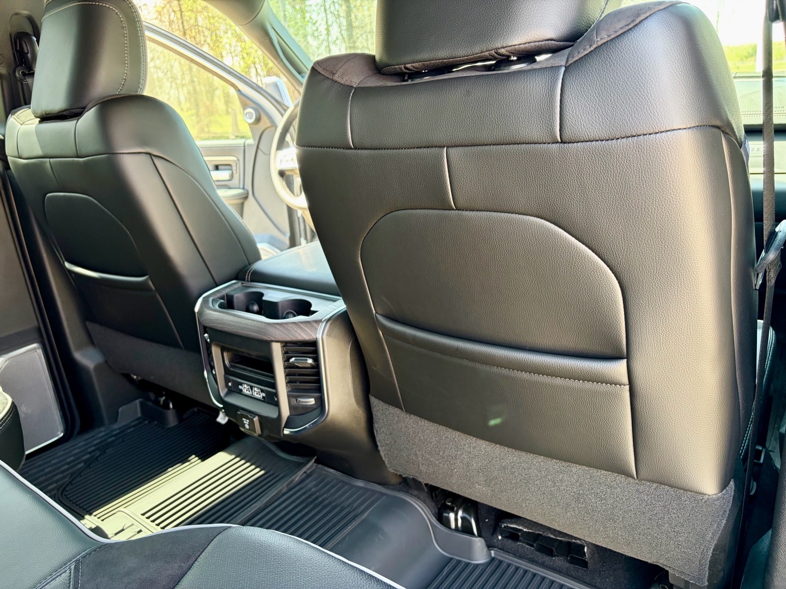 2026 RAM 3500 Laramie - Photo 17