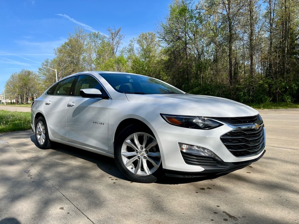 Used 2022 Chevrolet Malibu 1LT with VIN 1G1ZD5ST8NF162021 for sale in Salem, IL