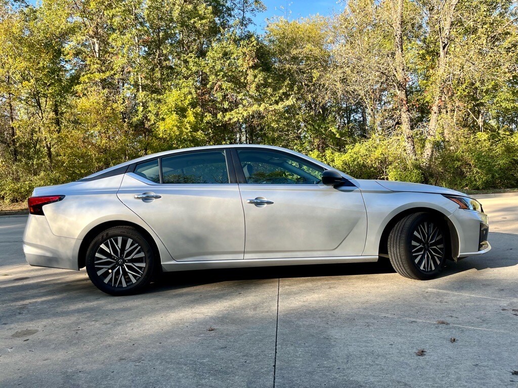 2024 Nissan Altima 2.5 SV photo 4