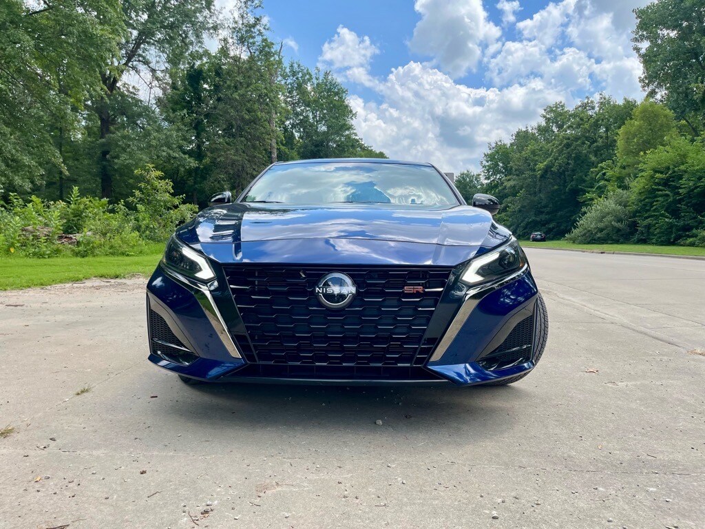 2024 Nissan Altima 2.5 SR photo 3