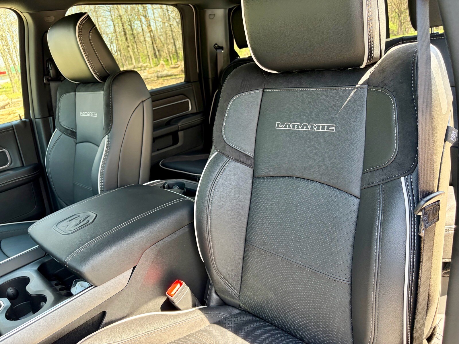2026 RAM 3500 Laramie - Photo 3