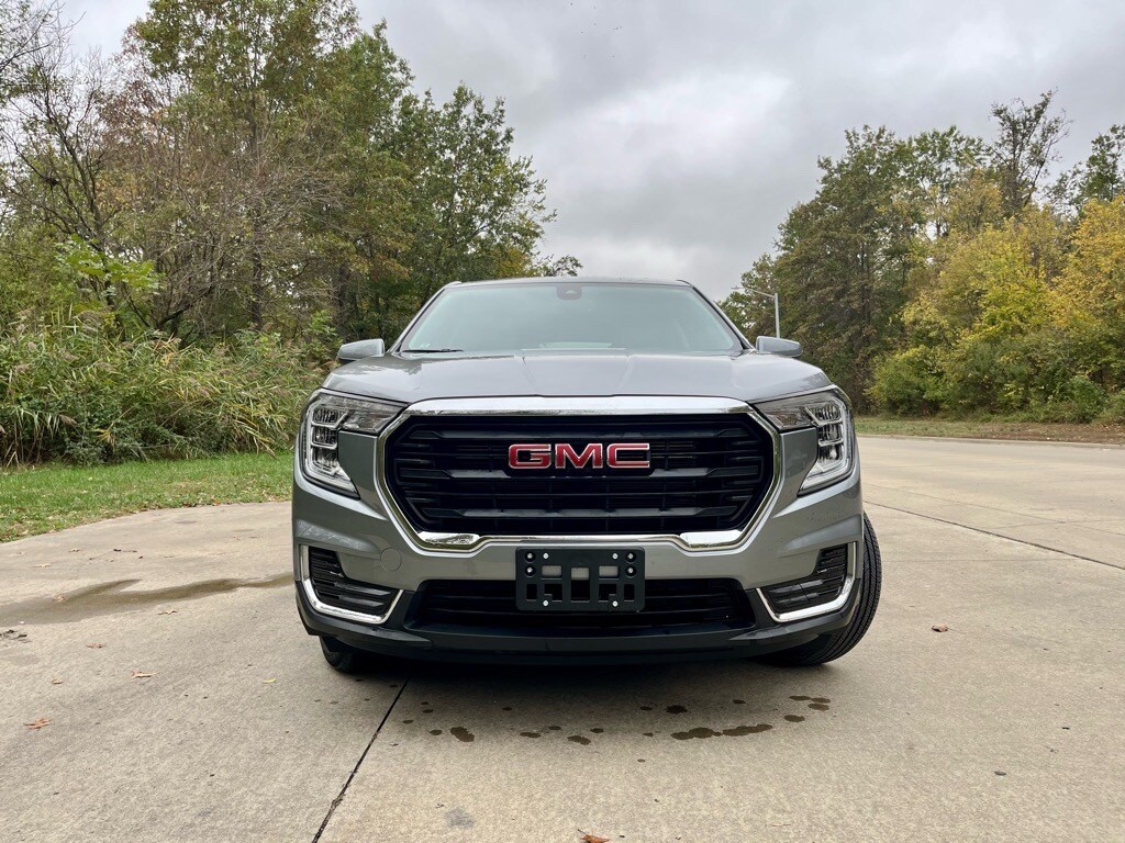 2023 Gmc Terrain SLE photo 3