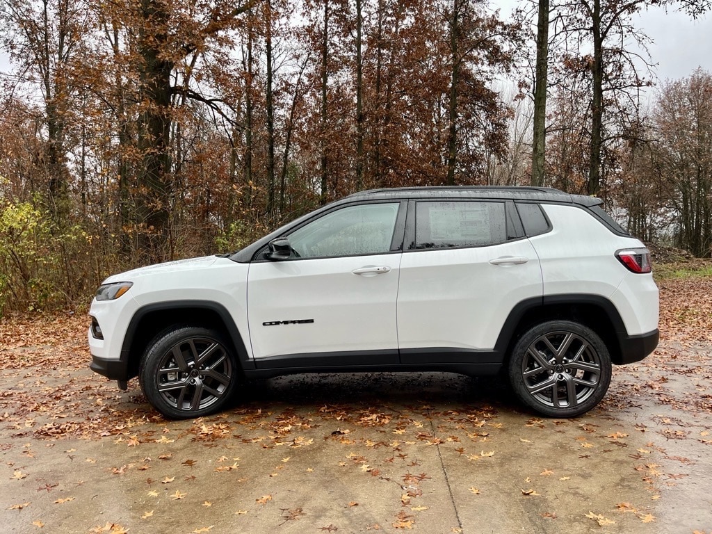 New 2026 Jeep Compass LIMITED ALTITUDE 4X4 Sport Utility