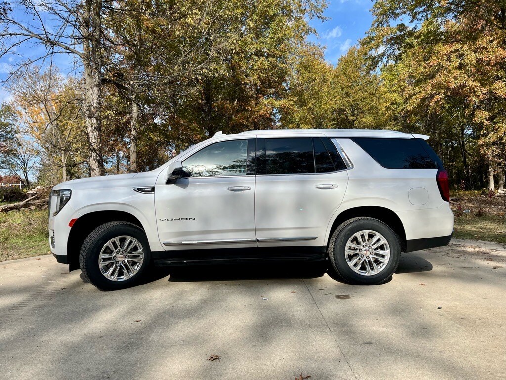 2023 Gmc Yukon SLT photo 2