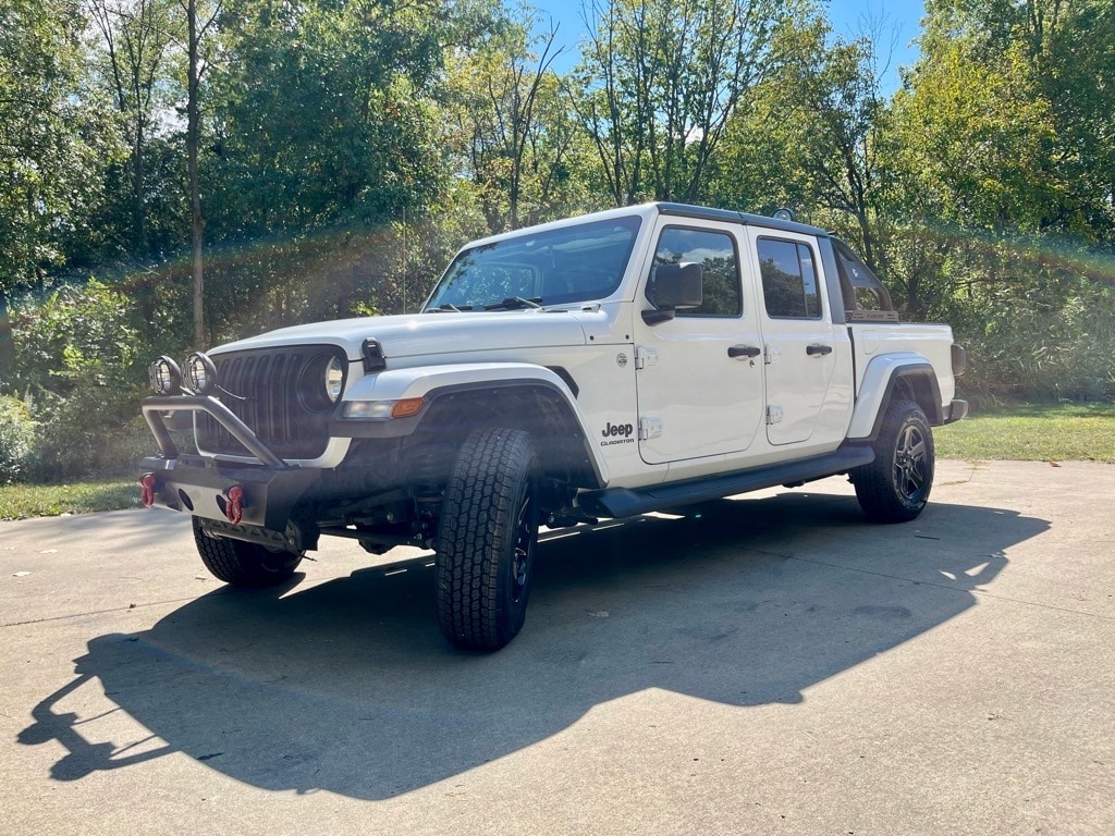 Used 2021 Jeep Gladiator Sport S with VIN 1C6JJTAG0ML589254 for sale in Salem, IL