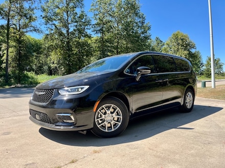 2026 Chrysler Pacifica SELECT Passenger Van