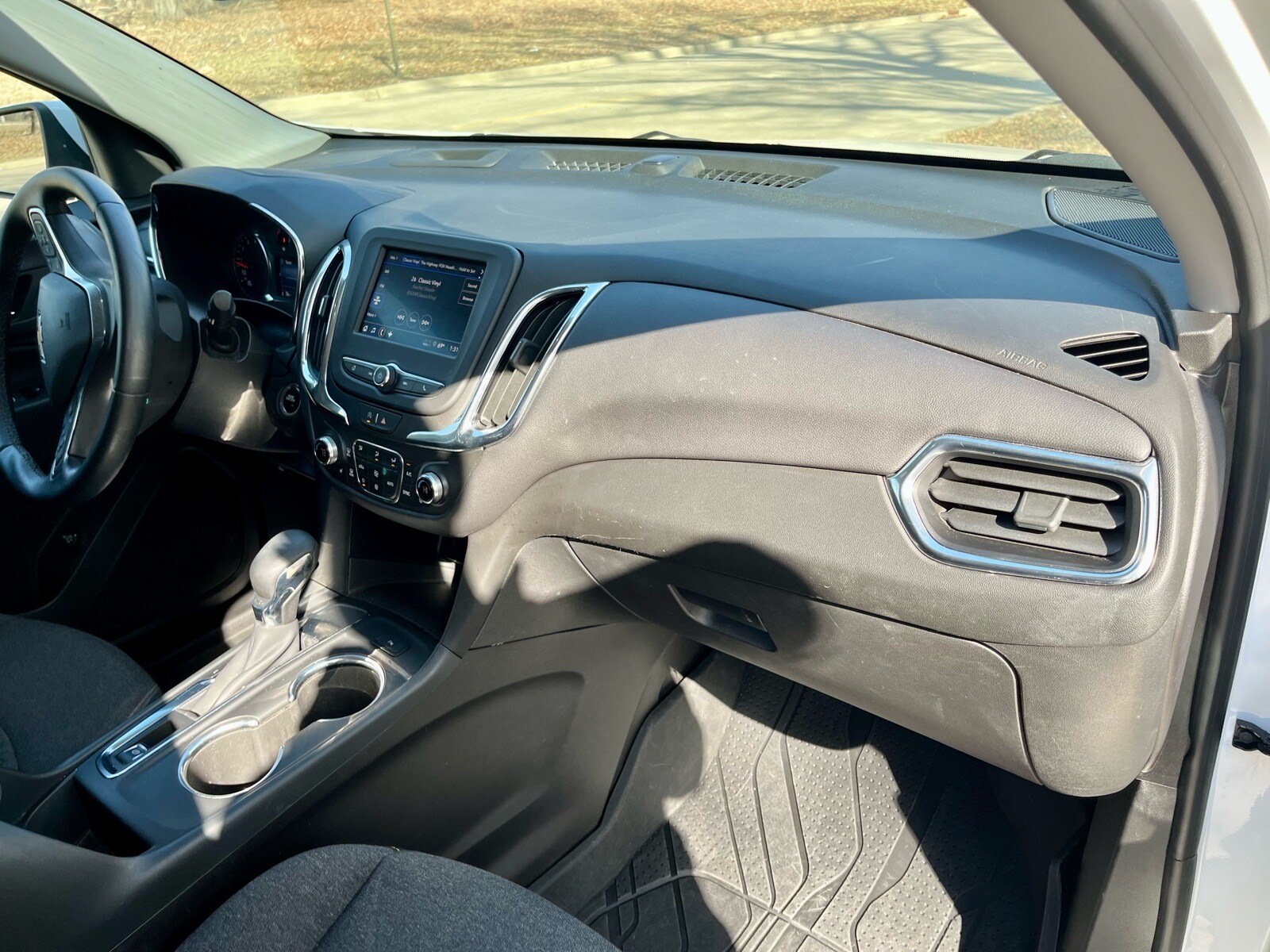 2024 Chevrolet Equinox LT - Photo 13
