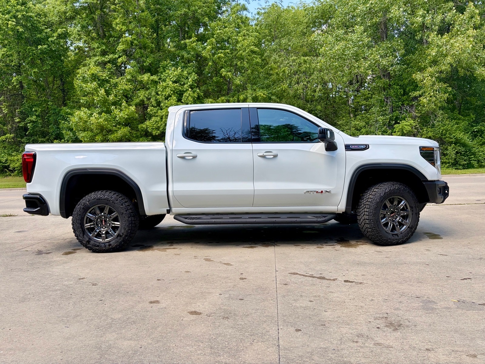 2026 GMC Sierra 1500 AT4X - Photo 11