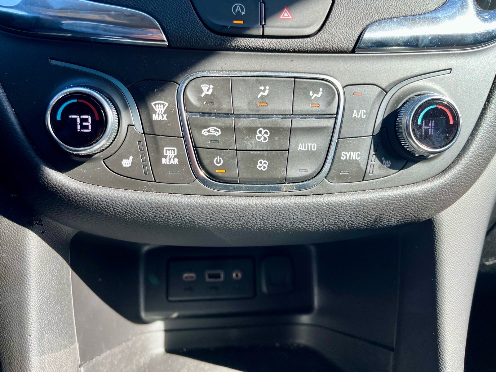 2024 Chevrolet Equinox LT - Photo 22
