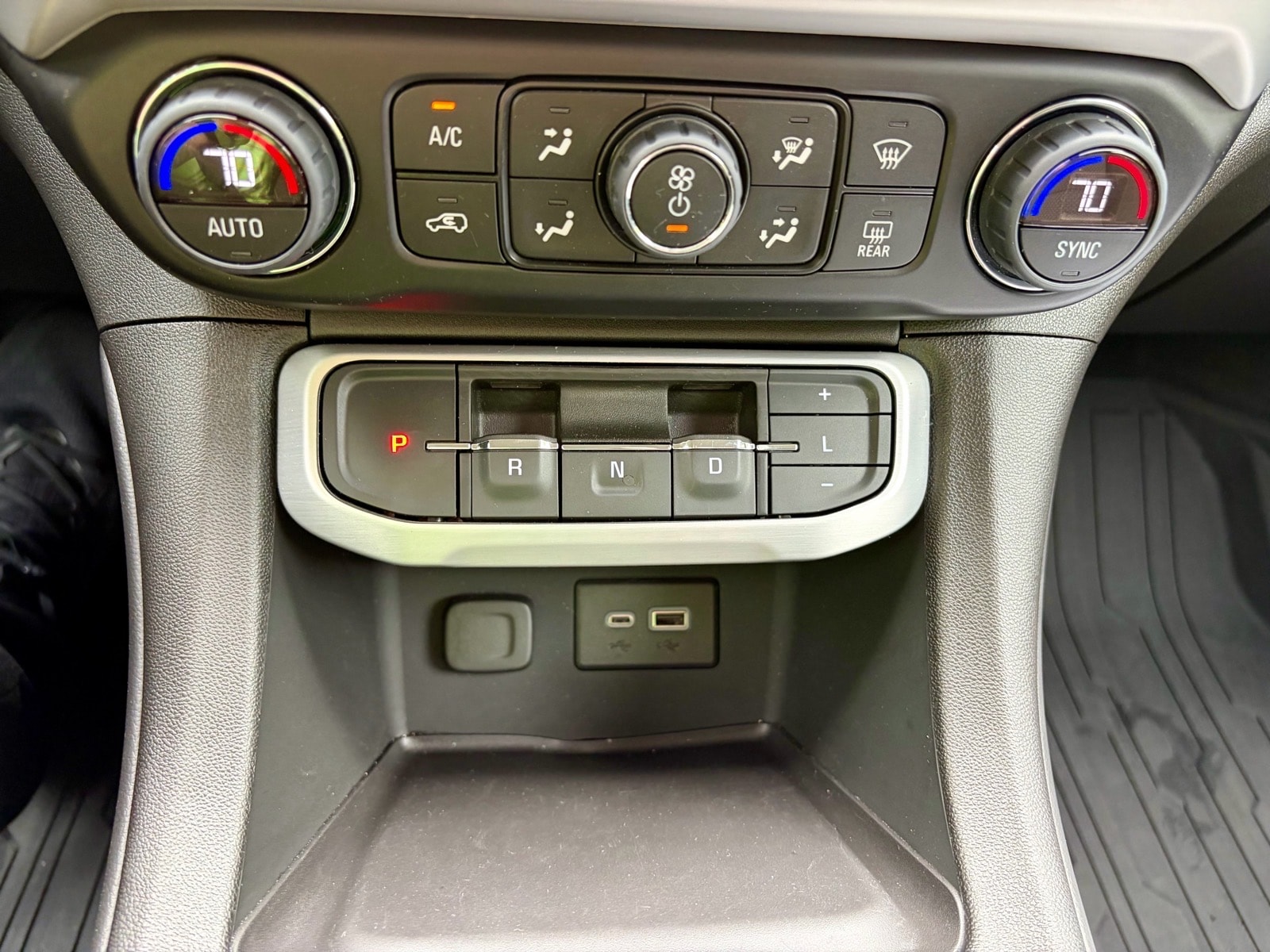 2023 GMC Acadia SLE - Photo 27