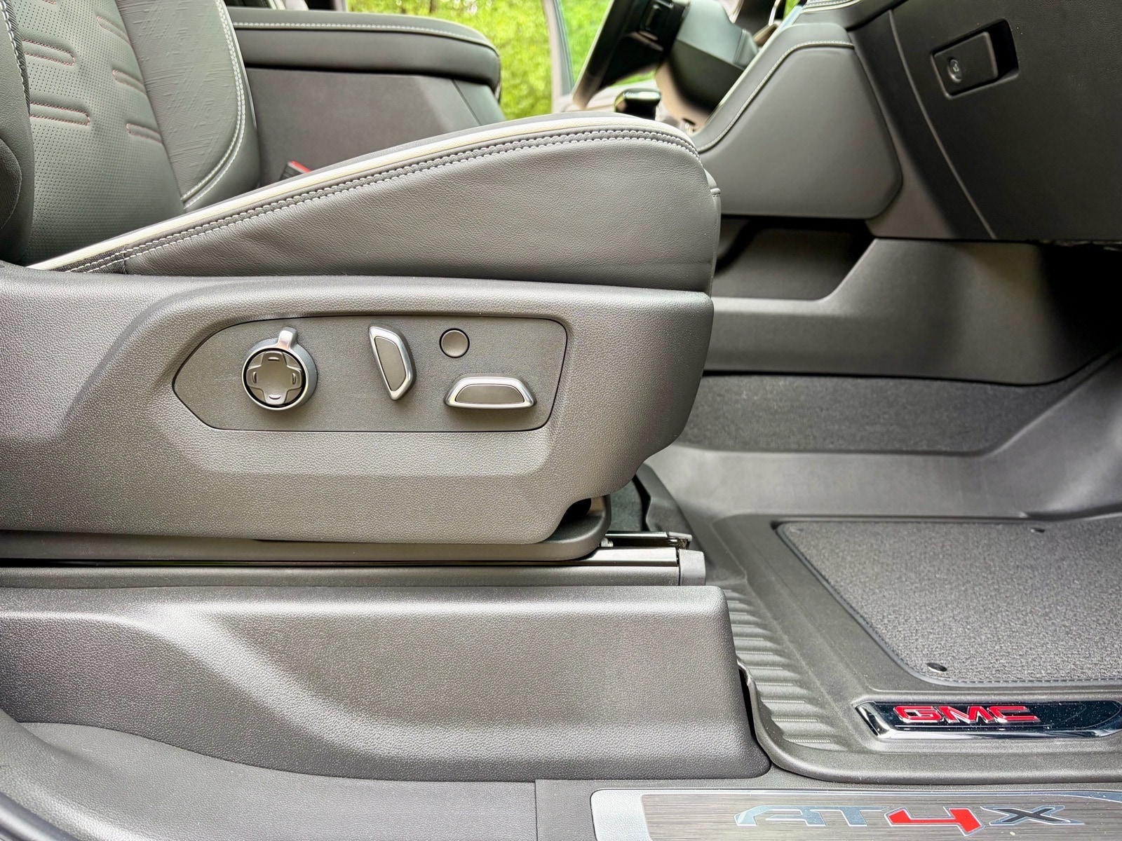 2026 GMC Sierra 1500 AT4X - Photo 25