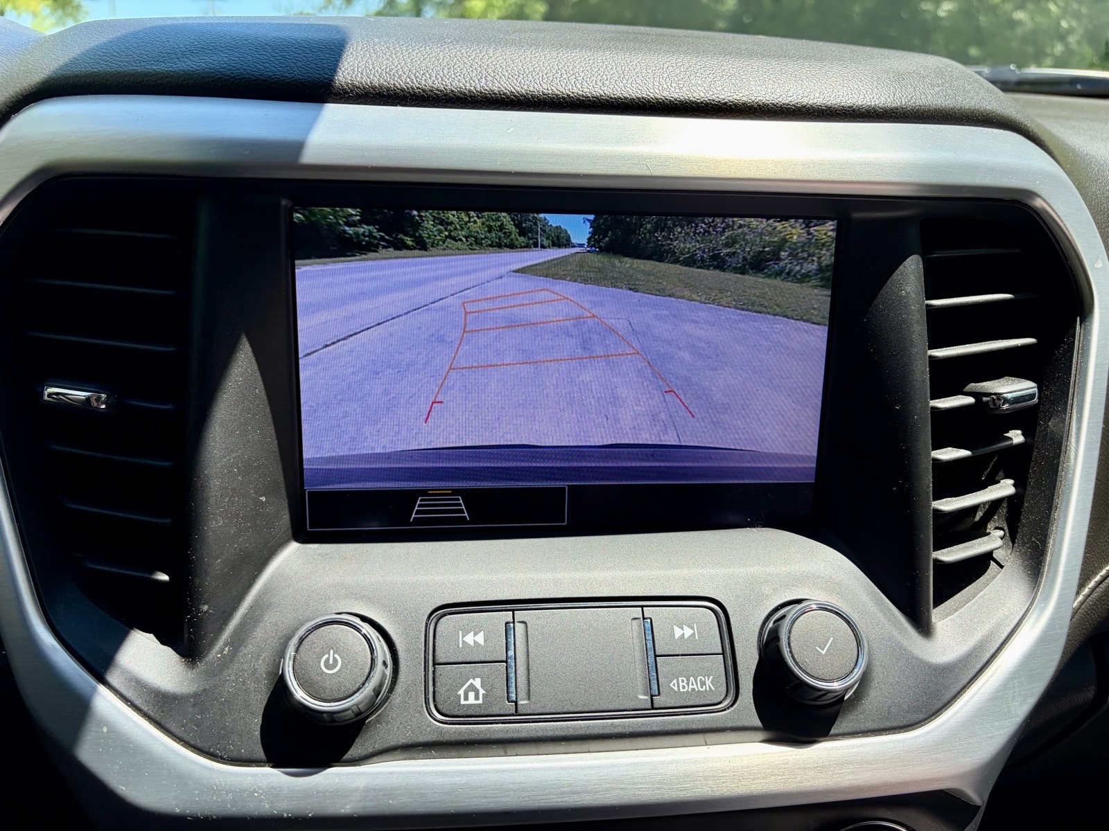 2023 GMC Acadia SLE - Photo 26