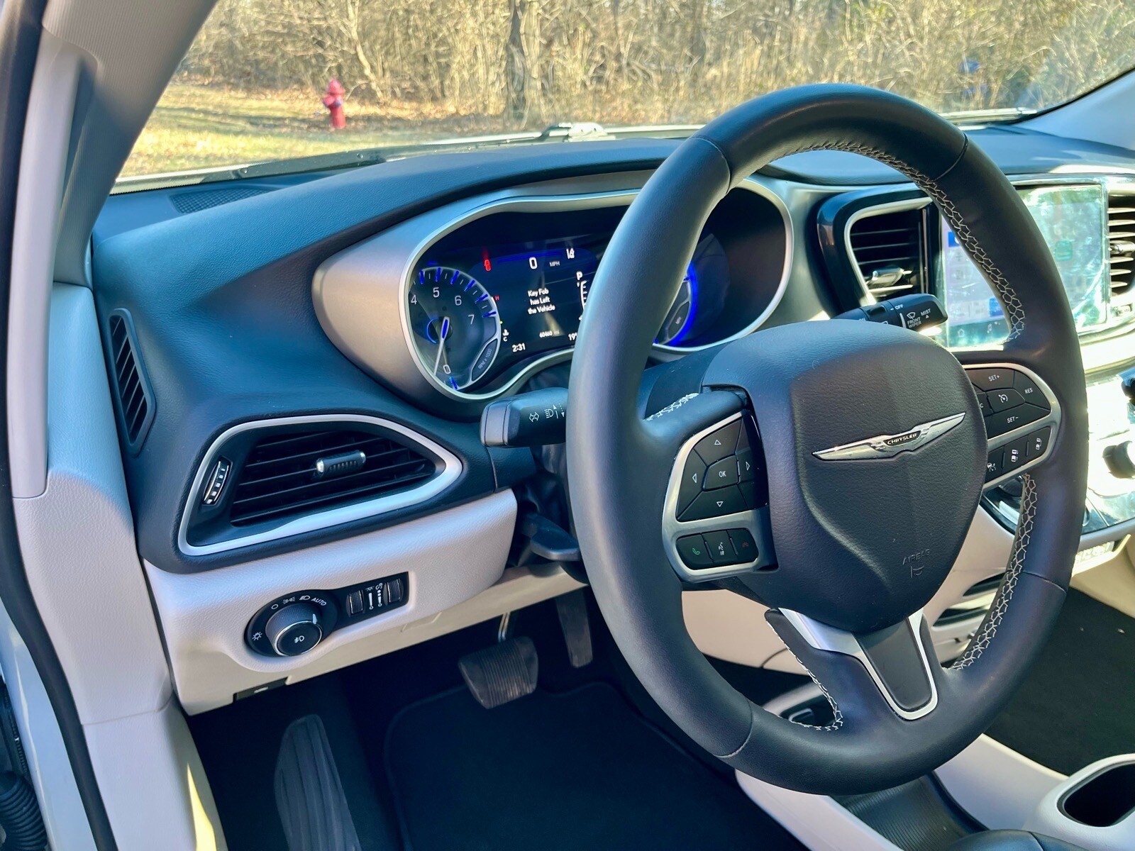 2024 Chrysler Pacifica Touring L - Photo 9