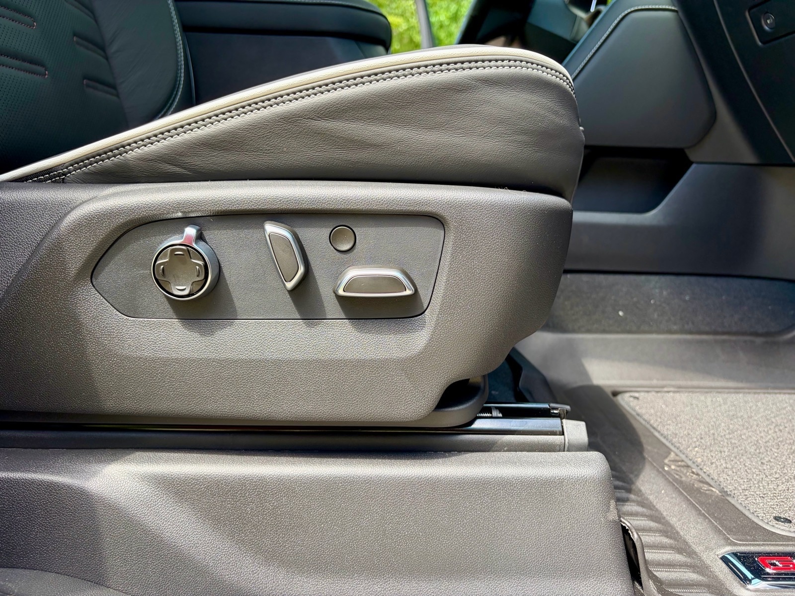 2026 GMC Sierra 1500 AT4X - Photo 25