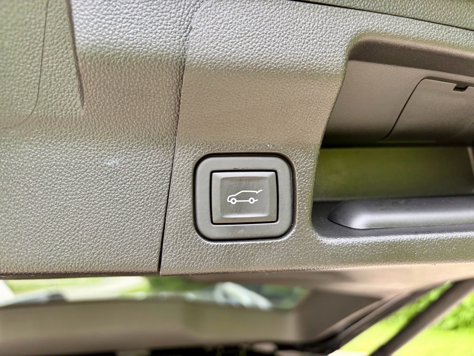 2023 GMC Acadia SLE - Photo 16