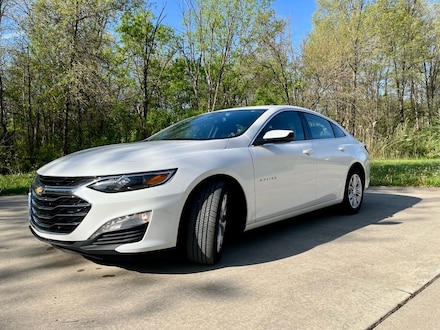2022 Chevrolet Malibu LT Car