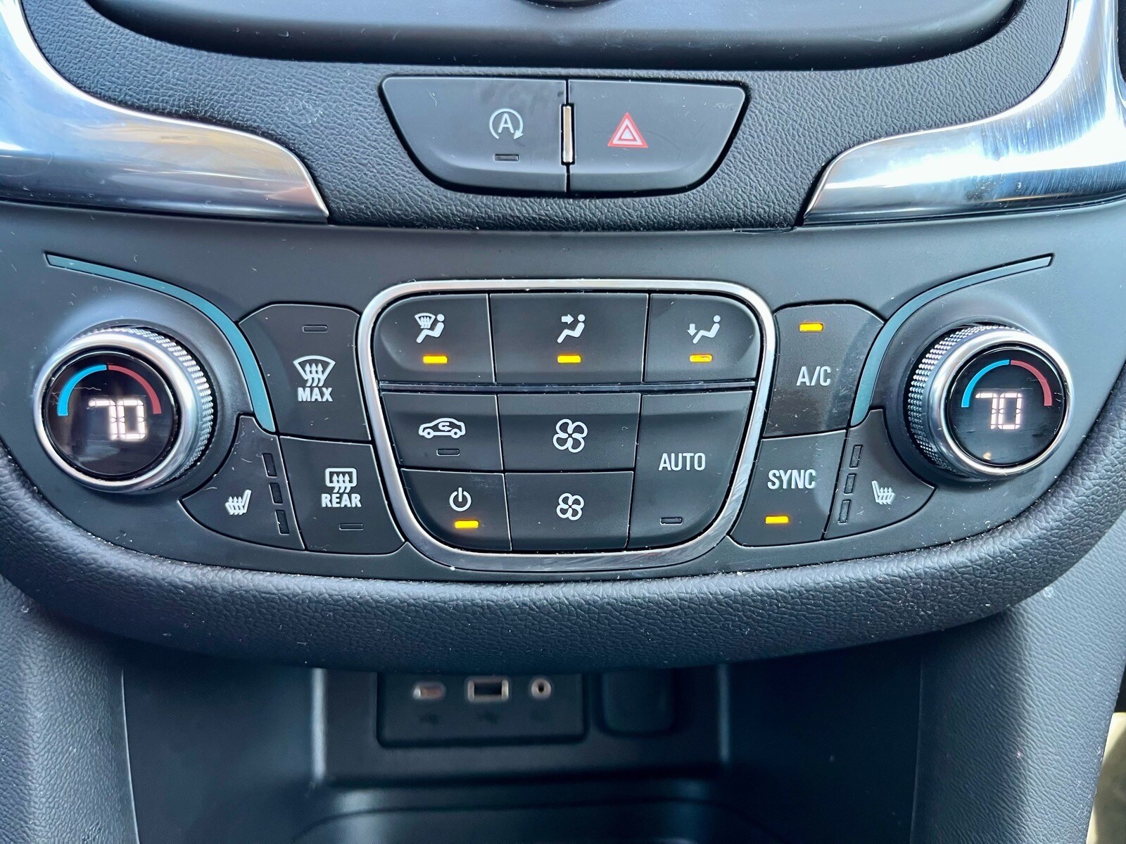 2024 Chevrolet Equinox LT - Photo 25