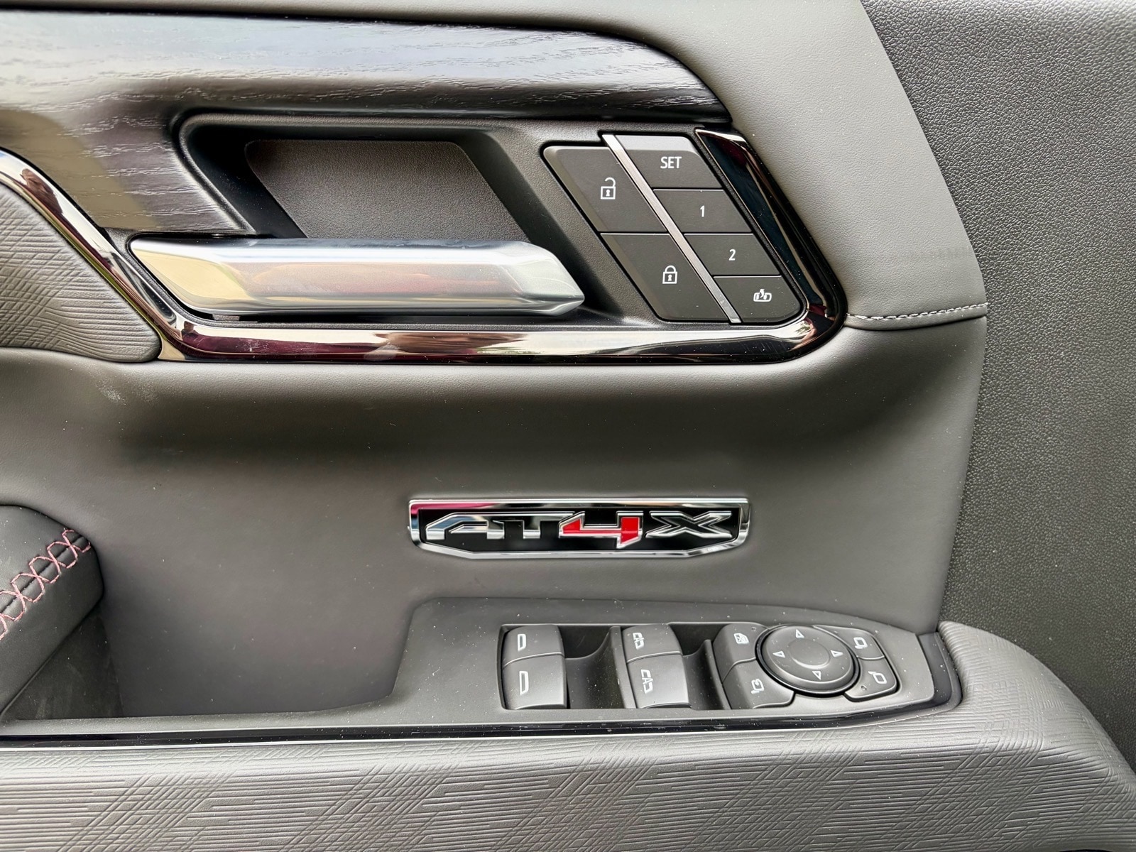 2026 GMC Sierra 1500 AT4X - Photo 27